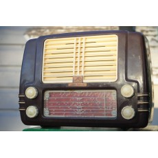 HMV Little Nipper radio